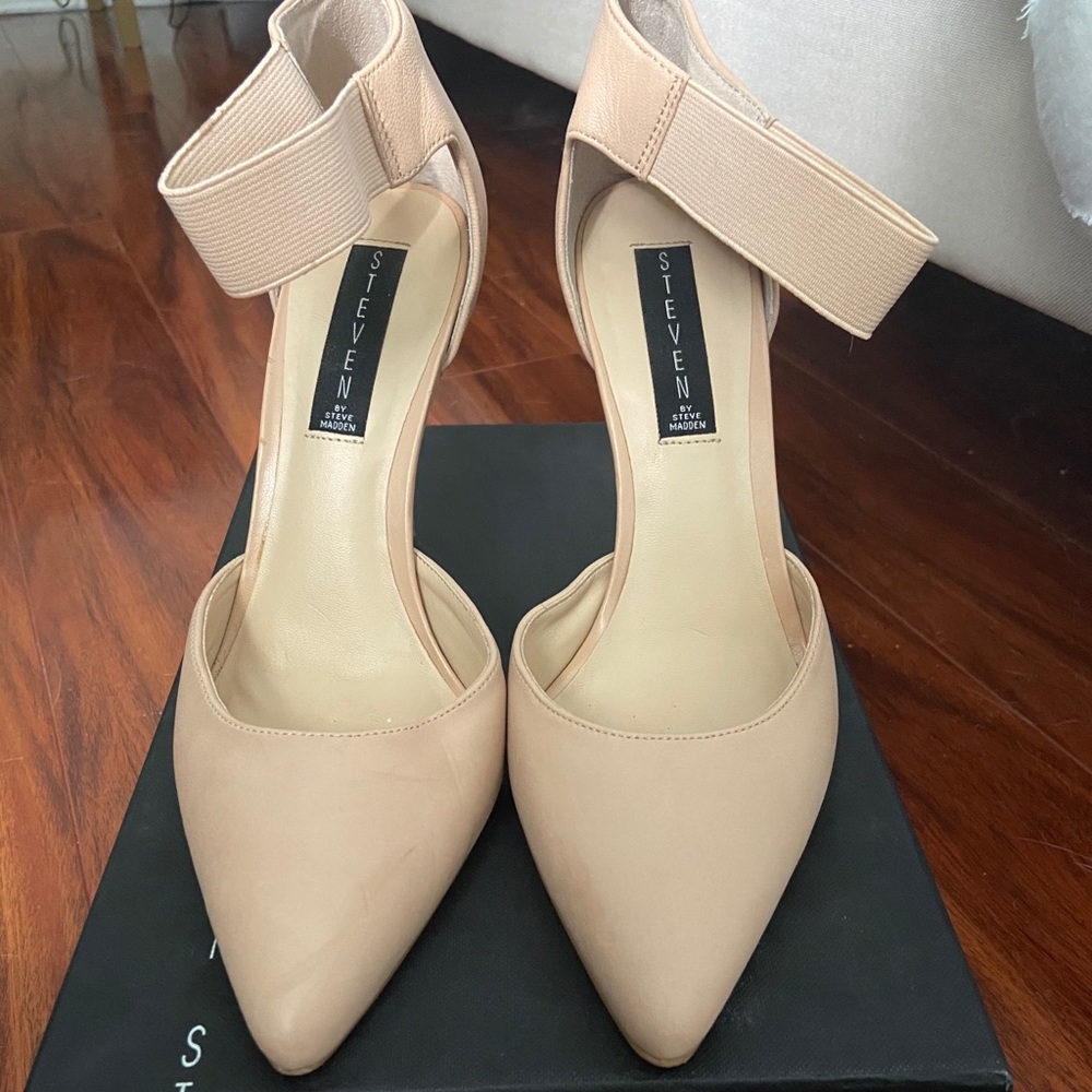 Steve Madden Raquelle Nude Pumps